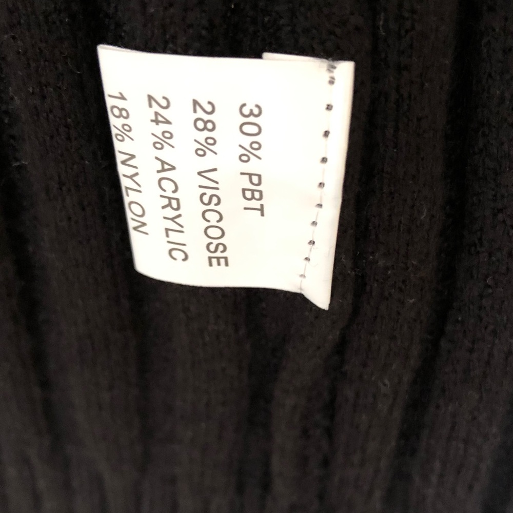 Elegant Black Cardigan with Pink Accents - Picture 3 of 5